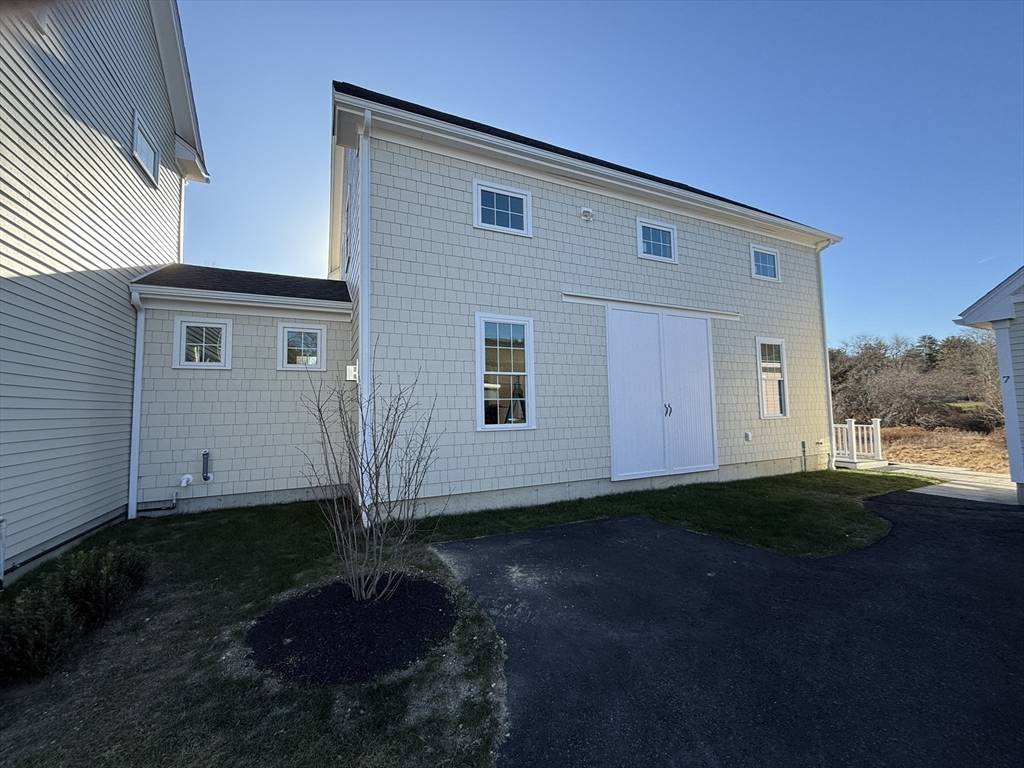 Amesbury, MA 01913,7 Moncrief #1