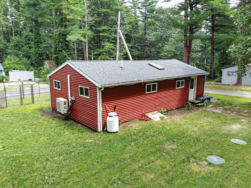 Lakeville, MA 02347,9 Hazel St