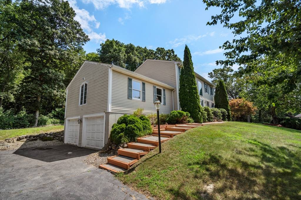 Milford, MA 01757,3 Cormier Cir