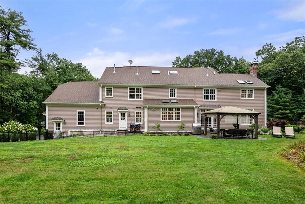 Weston, MA 02493,91 Montvale Rd