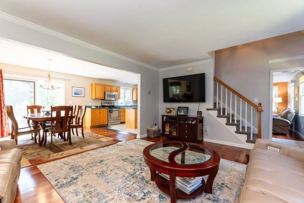 Dartmouth, MA 02747,18 Goldfinch Dr