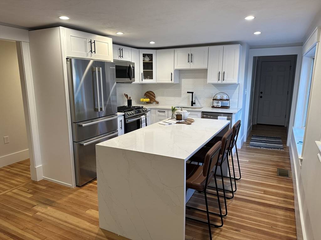 Norfolk, MA 02056,20 Rockwood Rd