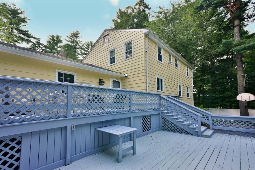 Sharon, MA 02067,16 Colburn Dr