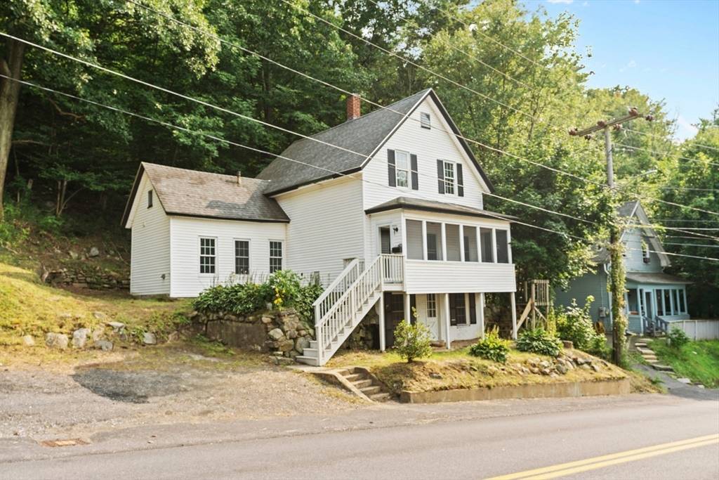 Athol, MA 01331,685 Hapgood St