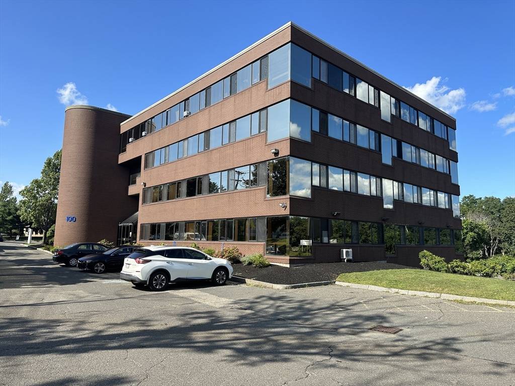 Peabody, MA 01960,100 Corporate Pl #404