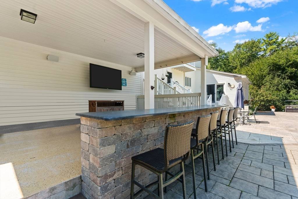 Norfolk, MA 02056,6 Sagamore Rd