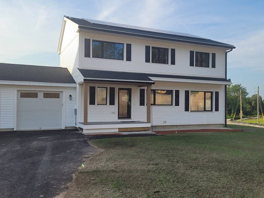 Hudson, NH 03051,11 Windsor Lane #A