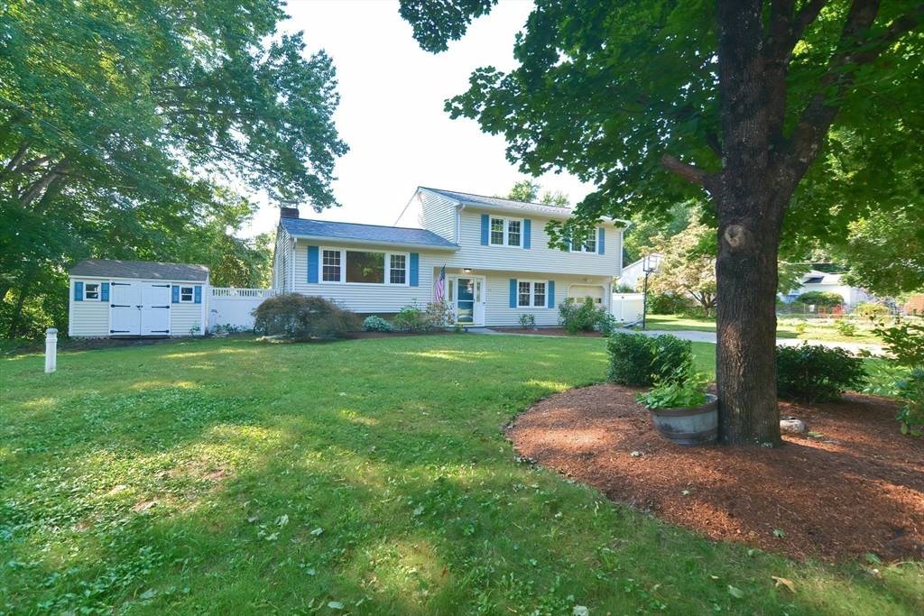 Holliston, MA 01746,17 Westfield Drive