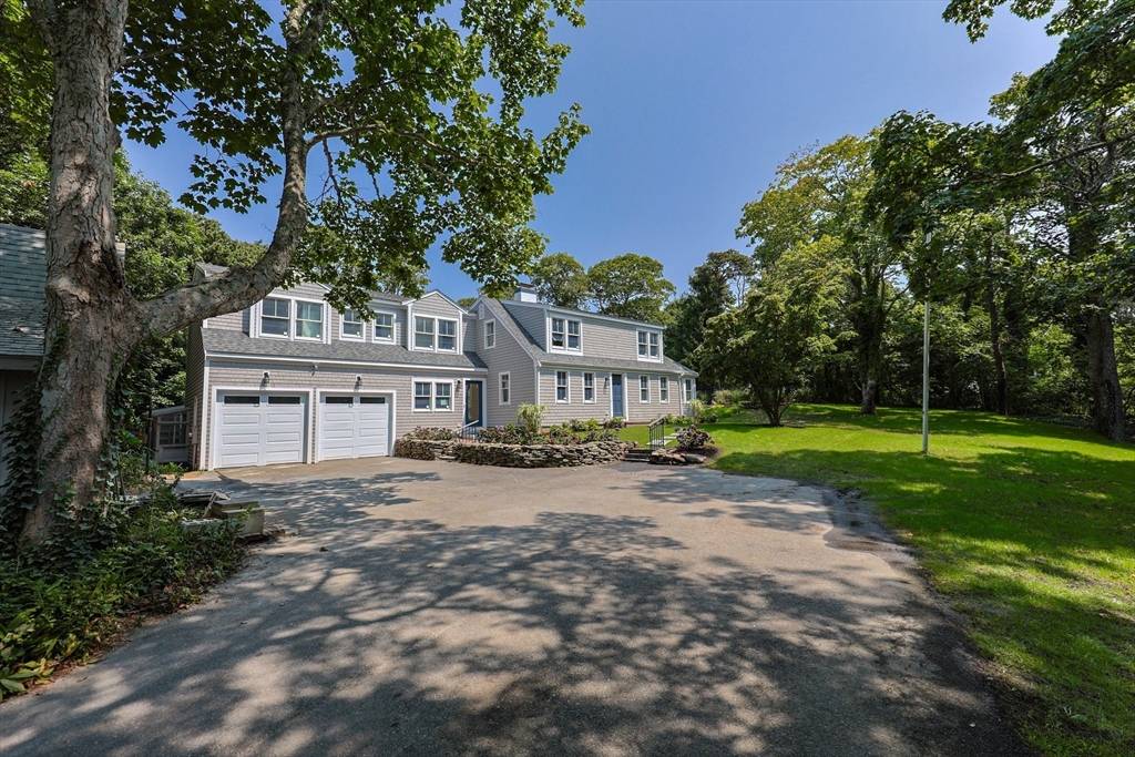 Orleans, MA 02653,2 Little Cove Ln