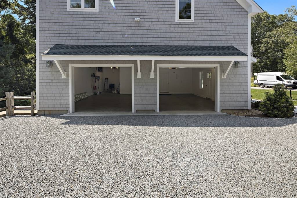 Tisbury, MA 02568,22 Briarwood Lane