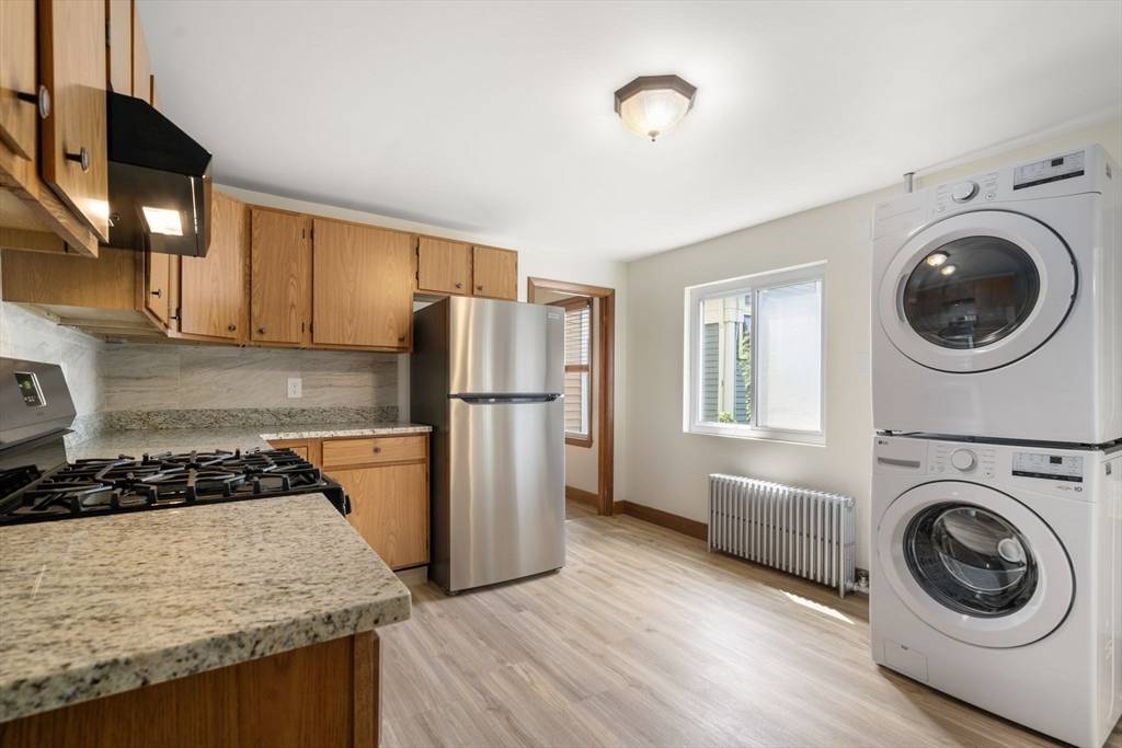 Cambridge, MA 02139,147 River St #2