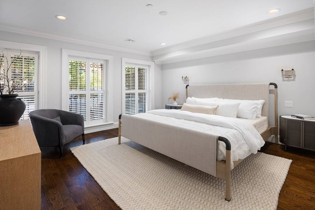 329 Commonwealth Ave #One Boston, MA 02115