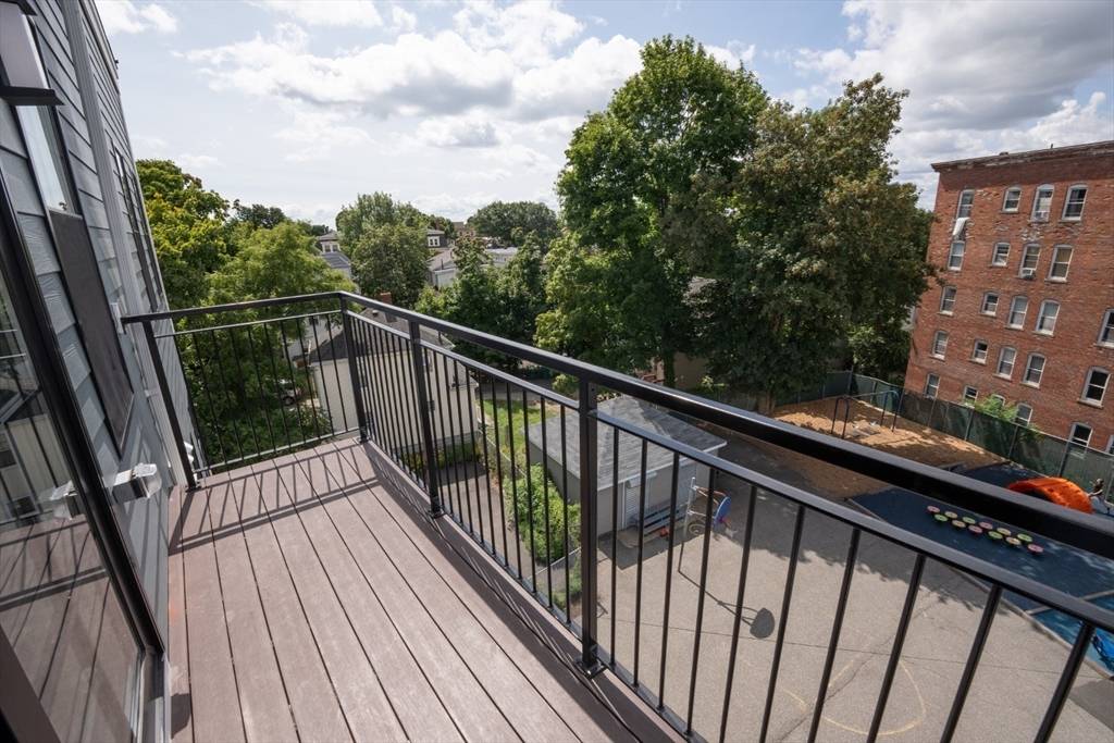 Lynn, MA 01902,13 Nahant Street #2A