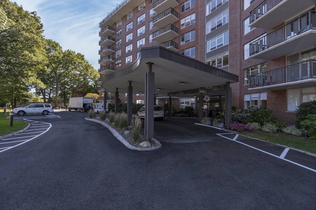 Newton, MA 02467,280 Boylston St #814