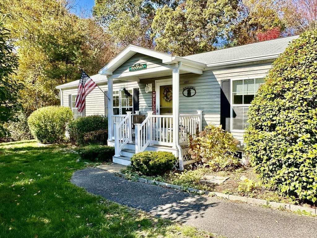 Middleboro, MA 02346,4907 Oak Point Drive