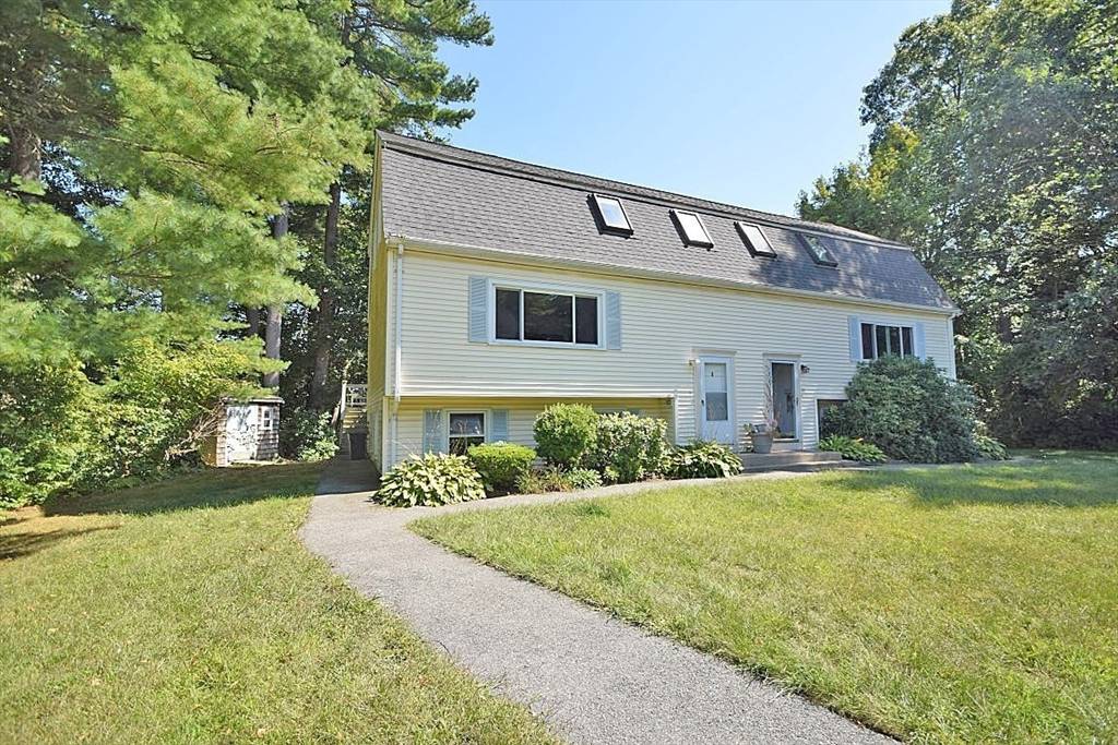 Randolph, MA 02368,8 Connors Cir #8