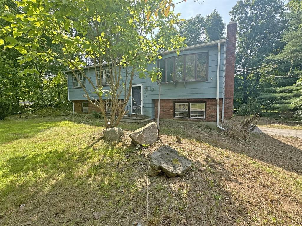 North Attleboro, MA 02760,6 Buttonwood Cir