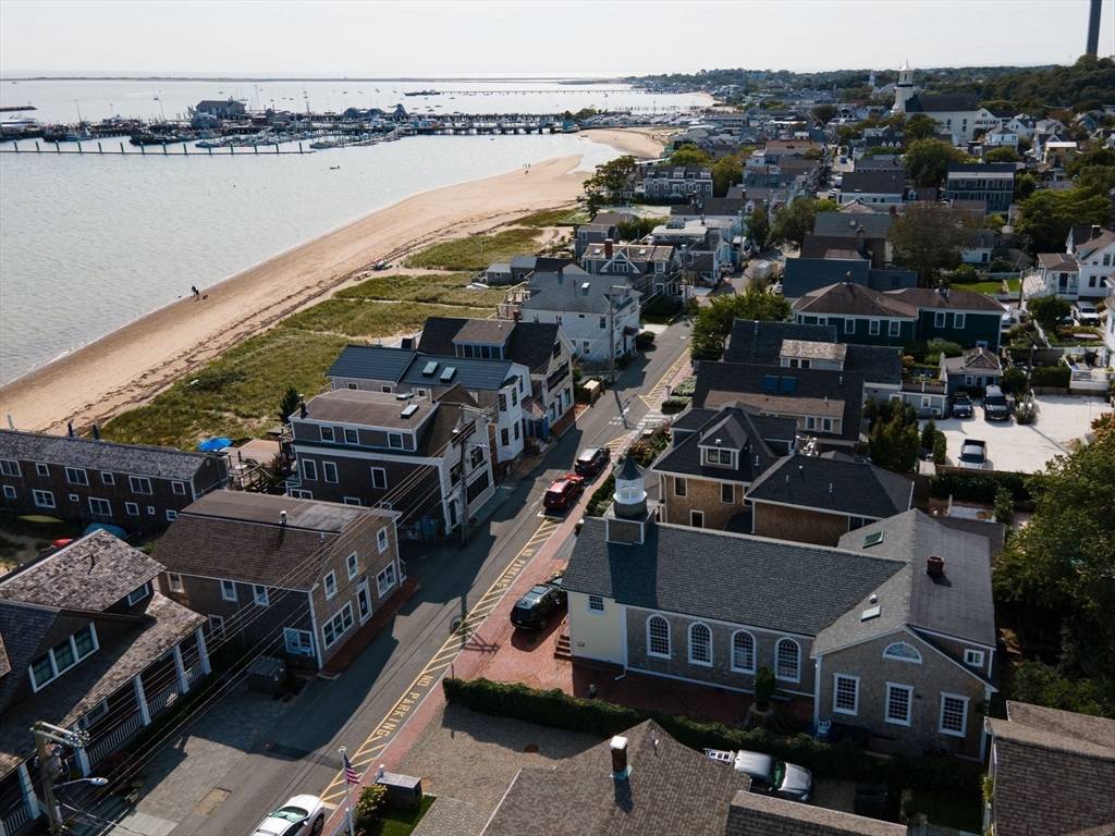 Provincetown, MA 02657,418 Commercial St