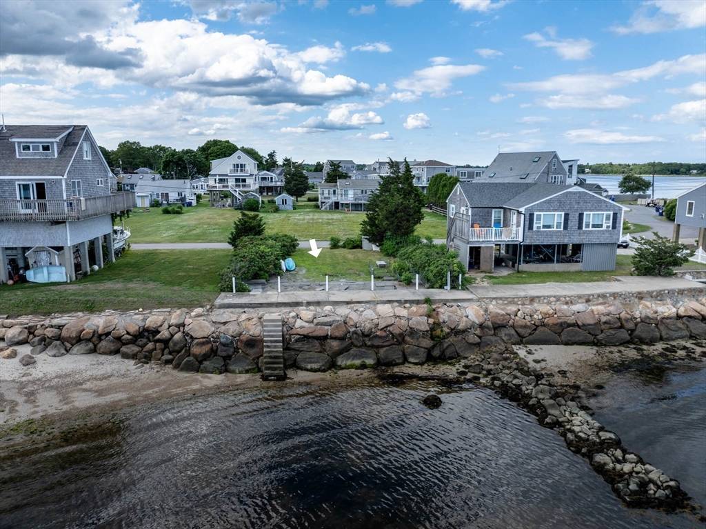 Mattapoisett, MA 02739,42 Shore Dr