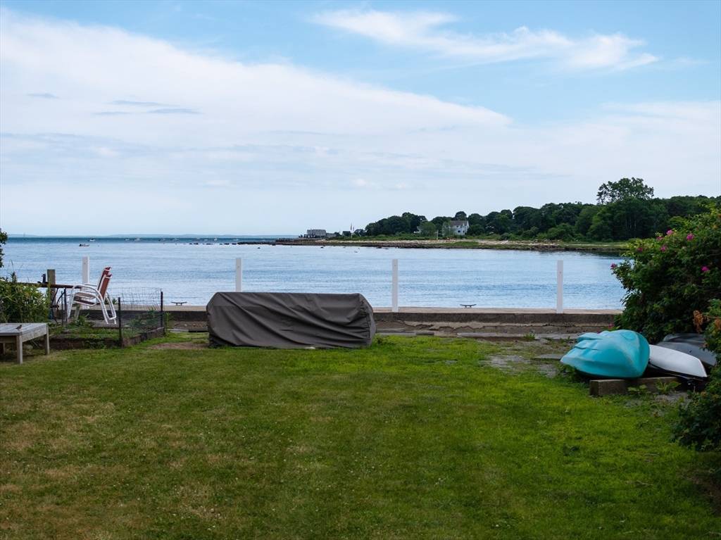 Mattapoisett, MA 02739,42 Shore Dr