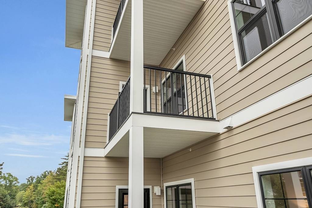 Dover, NH 03820,55 Pointe Place #204