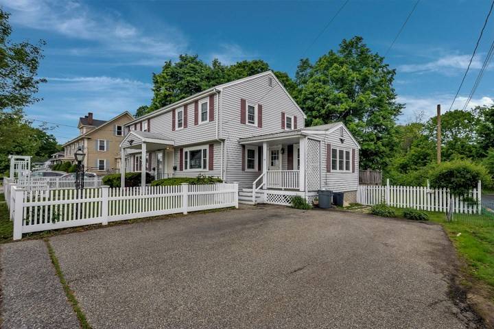 Woburn, MA 01801,15 - 17 Lowell St