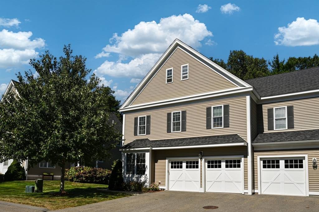 North Reading, MA 01864,50 Mount Vernon St #30
