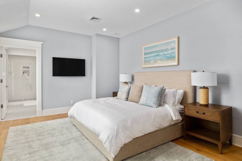 558 Fox Hill Rd Chatham, MA 02633