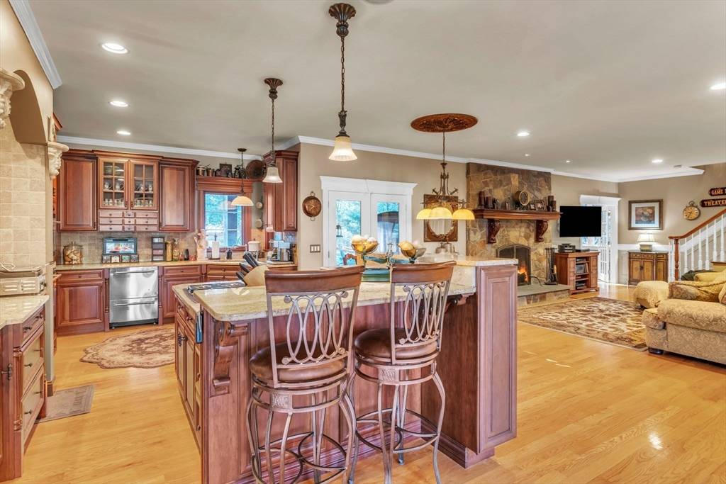 14 Lexington Circle Southwick, MA 01077