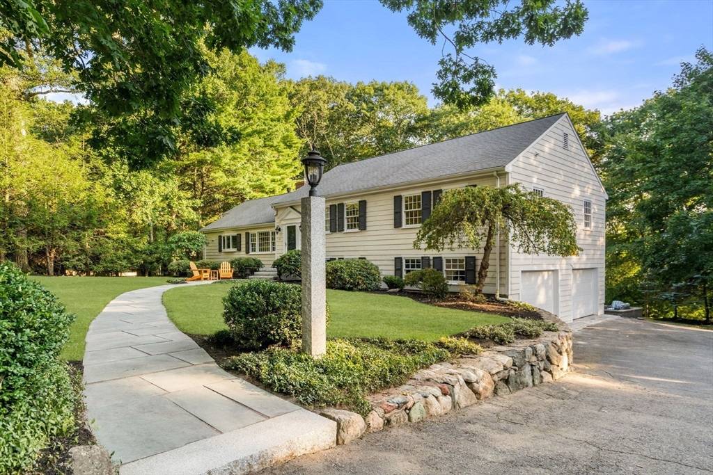 Wellesley, MA 02481,71 Maugus Ave