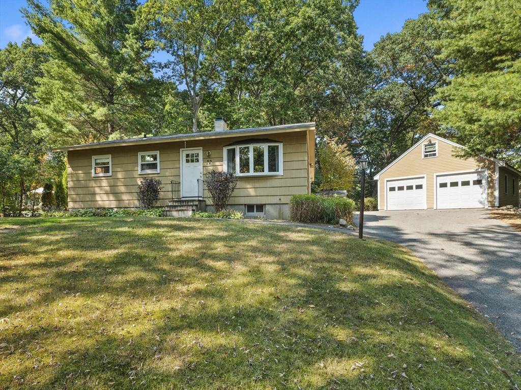 Georgetown, MA 01833,33 Linden Cir