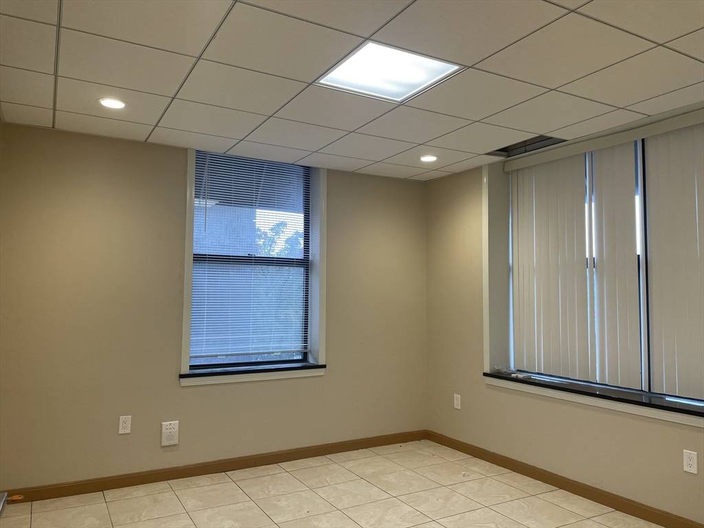 Quincy, MA 02171,38 Billings Rd #2
