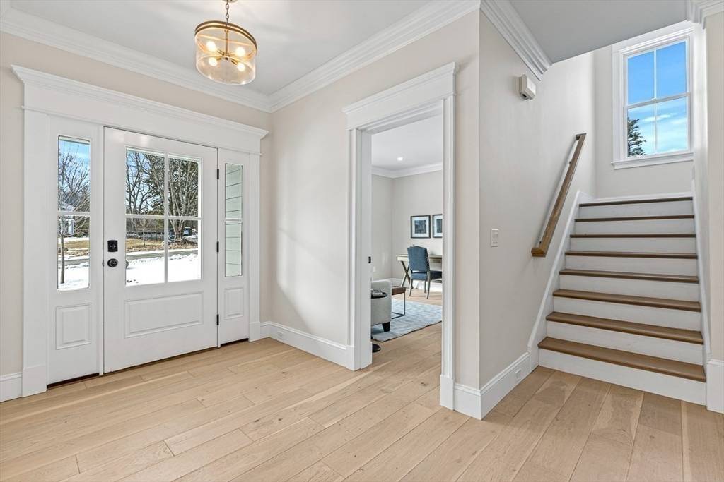 6 Clifford Lane Weston, MA 02493