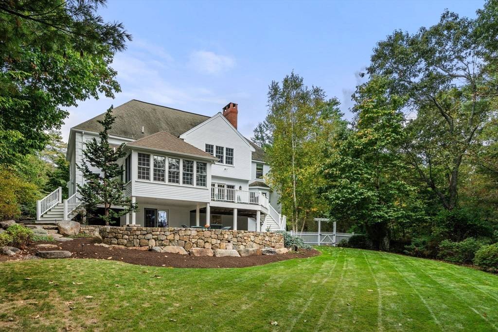 Beverly, MA 01915,2 Bridle Path Ln