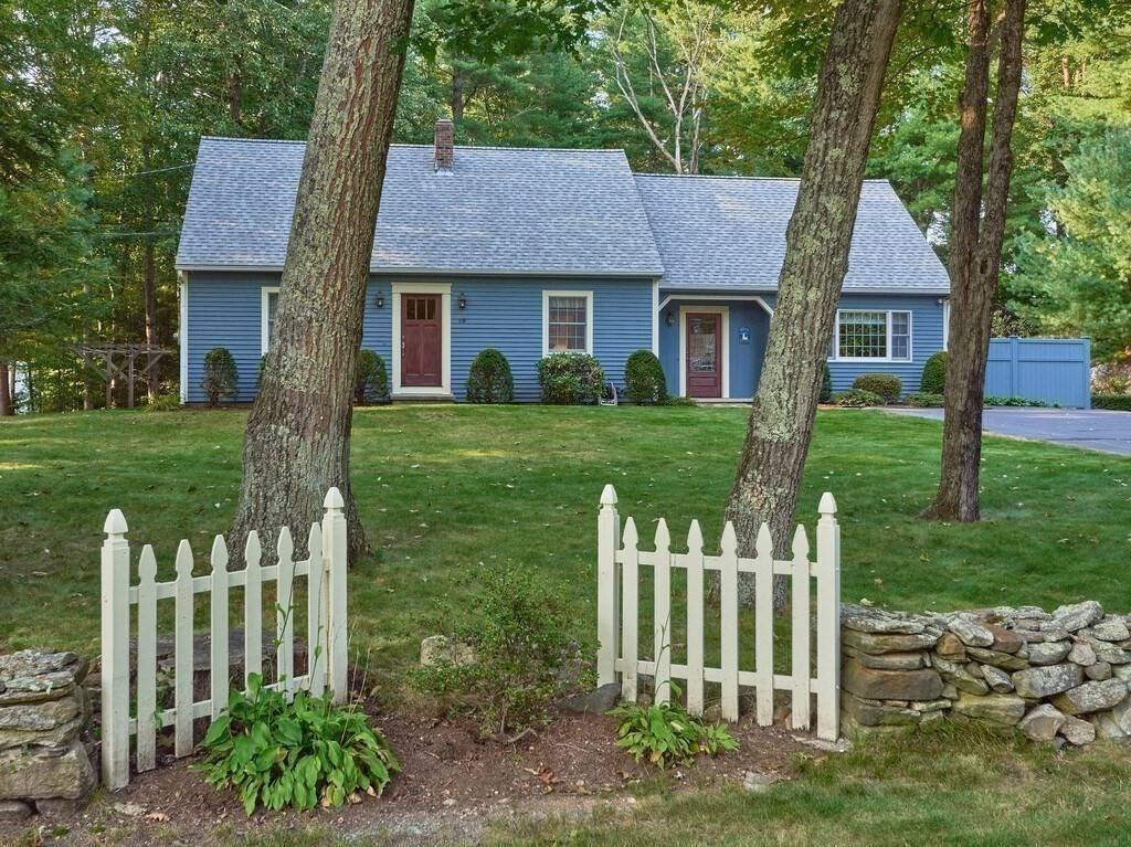 Sturbridge, MA 01518,19 North Dr