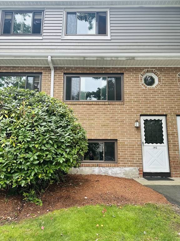 Haverhill, MA 01835,146 Farrwood Dr #146