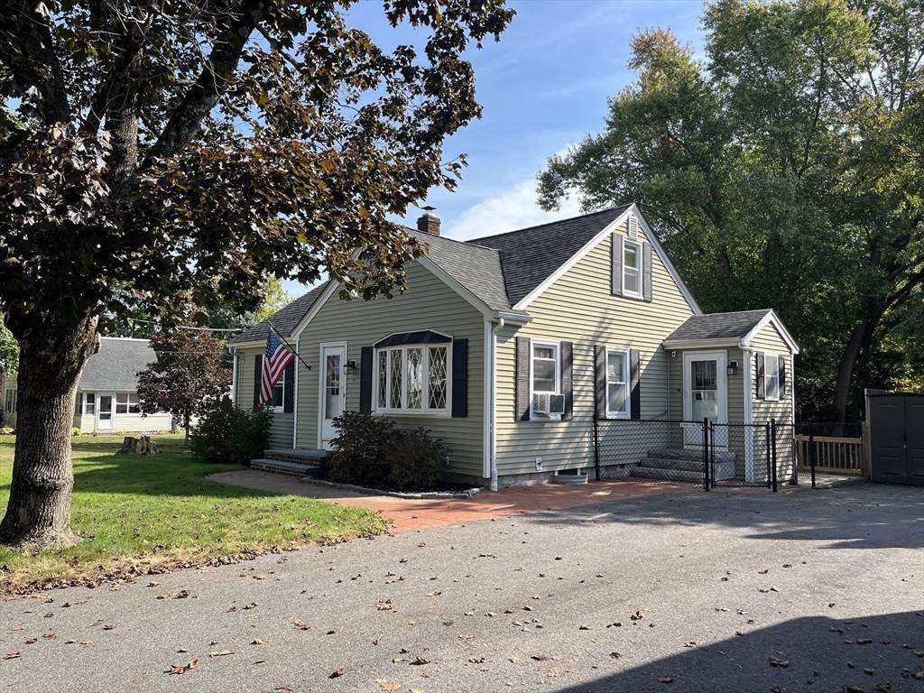 Middleboro, MA 02346,11 Montello St