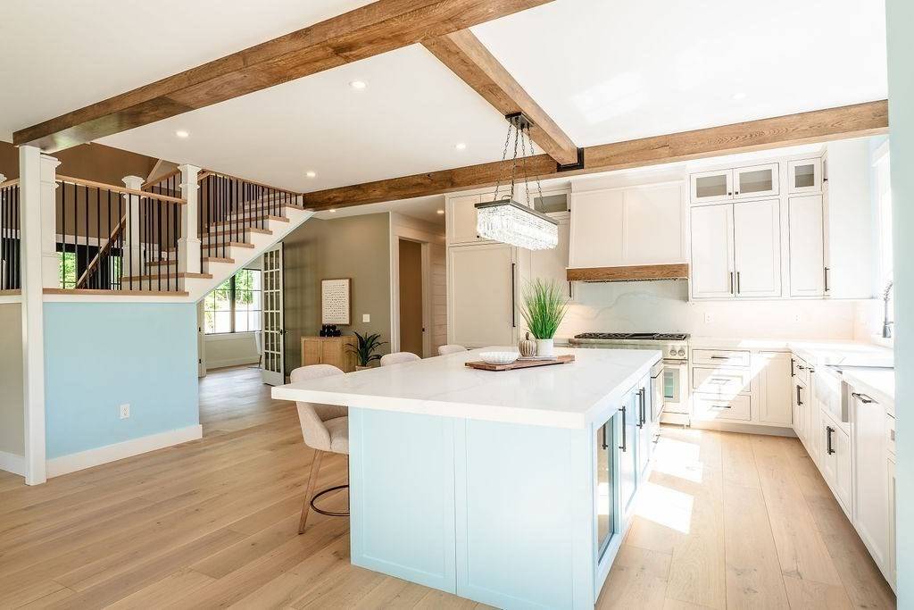 10 Hawthorn Hill Duxbury, MA 02332
