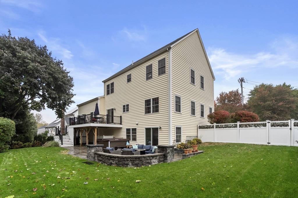 Canton, MA 02021,2 Chapman Knl