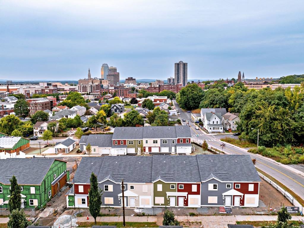 Springfield, MA 01105,54 Central Street #506