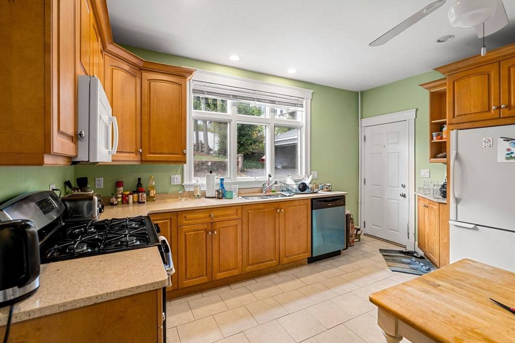 Medford, MA 02155,9 University Ave