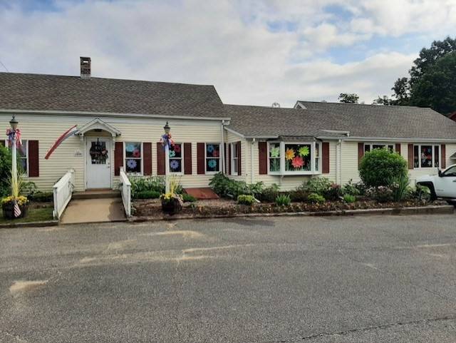 Southwick, MA 01077,636 College Hwy