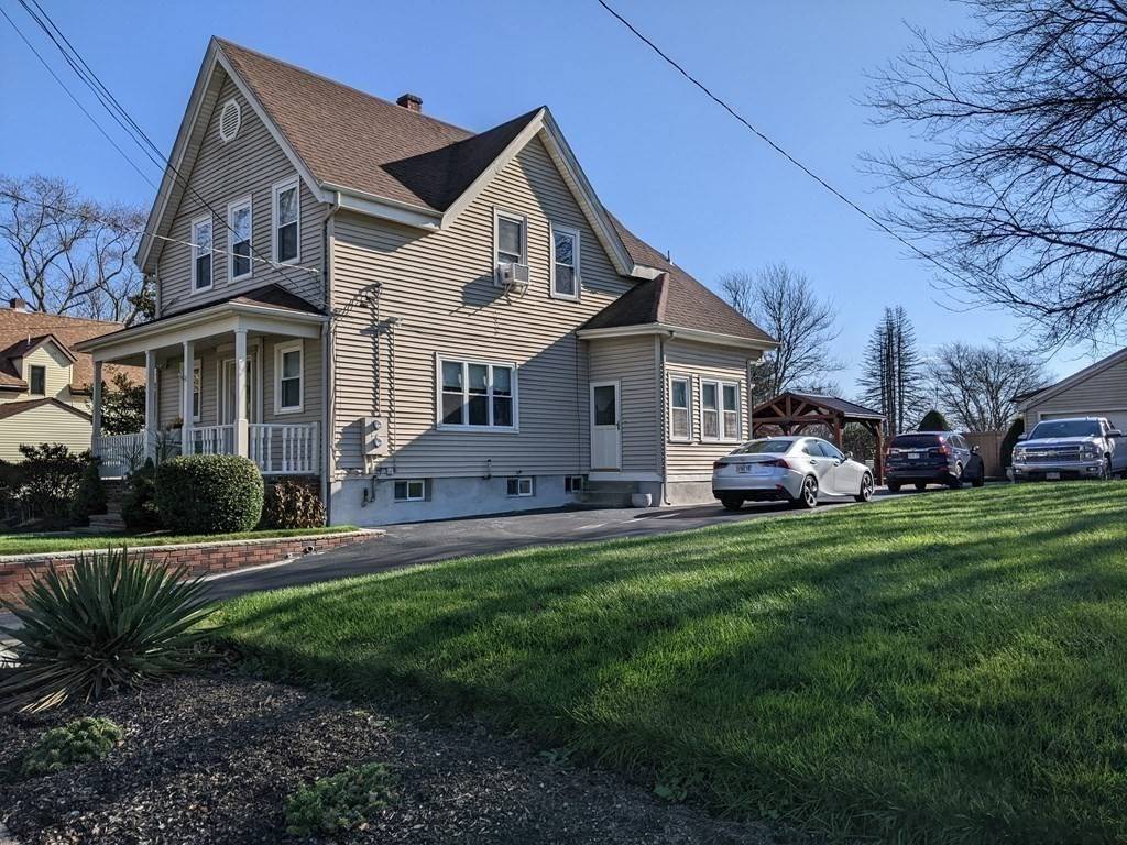 Taunton, MA 02780,1038 Somerset Ave #2