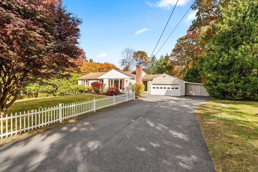 Lexington, MA 02420,31 Pine Knoll Road