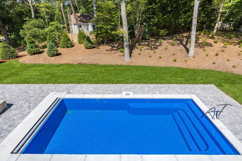 Orleans, MA 02653,8 Monomoy Lane