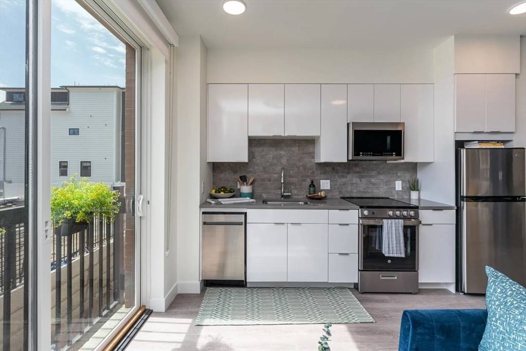 Somerville, MA 02143,33 Hawkins Street #2-407