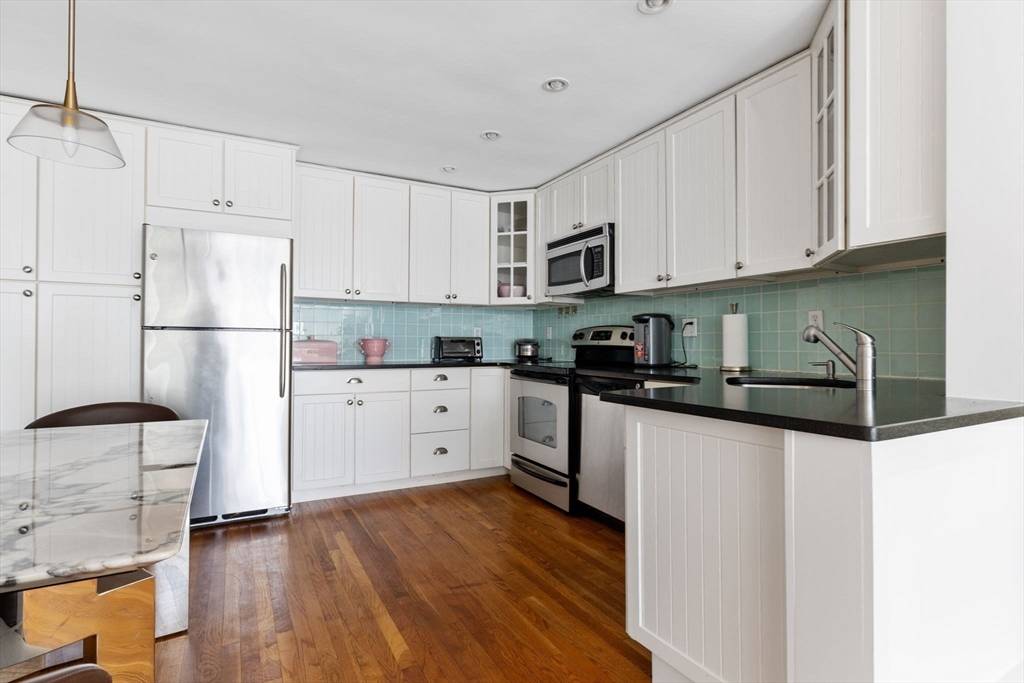 Brookline, MA 02446,50 Green Street #203