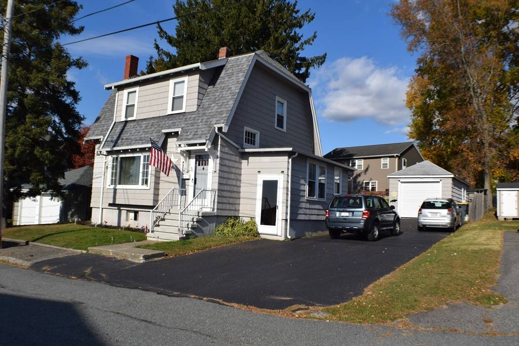 Somerset, MA 02725,92 Barrows St