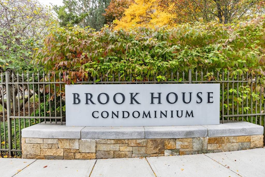 Brookline, MA 02445,33 Pond Ave. #318