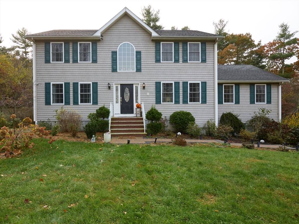 Acushnet, MA 02743,8 Archers Way